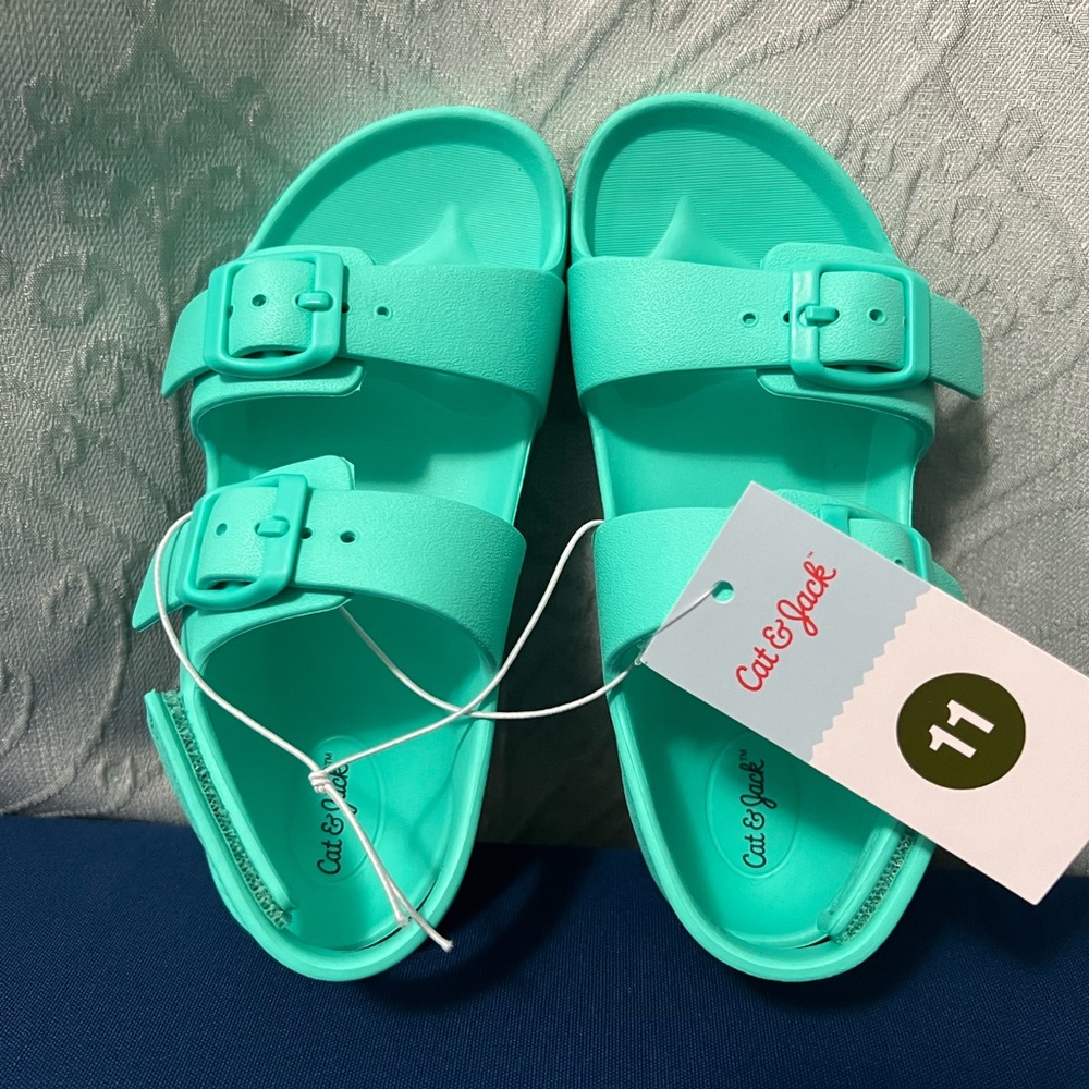 Kids' Noa Slip-On Footbed Sandals - Cat &
Jack™M